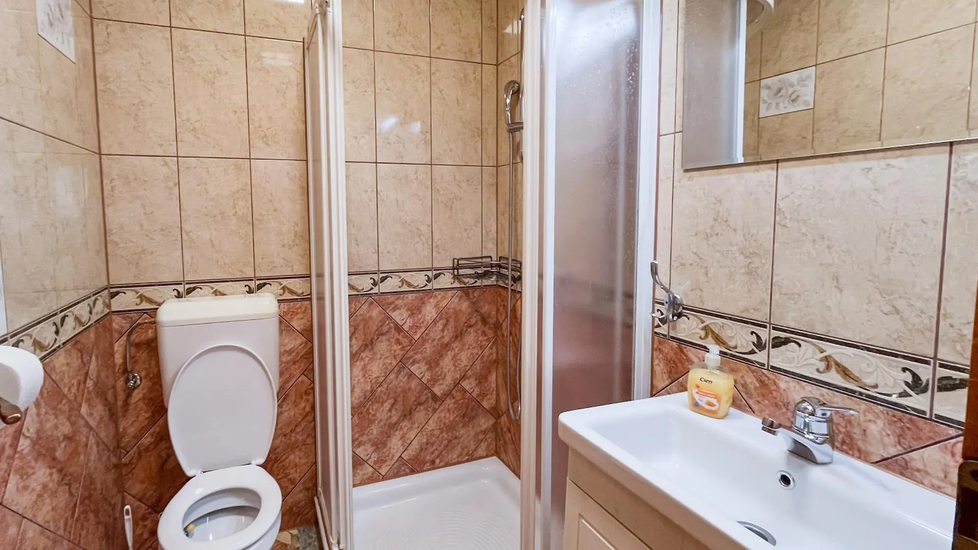 Apartman 1 Liznjan 0*,